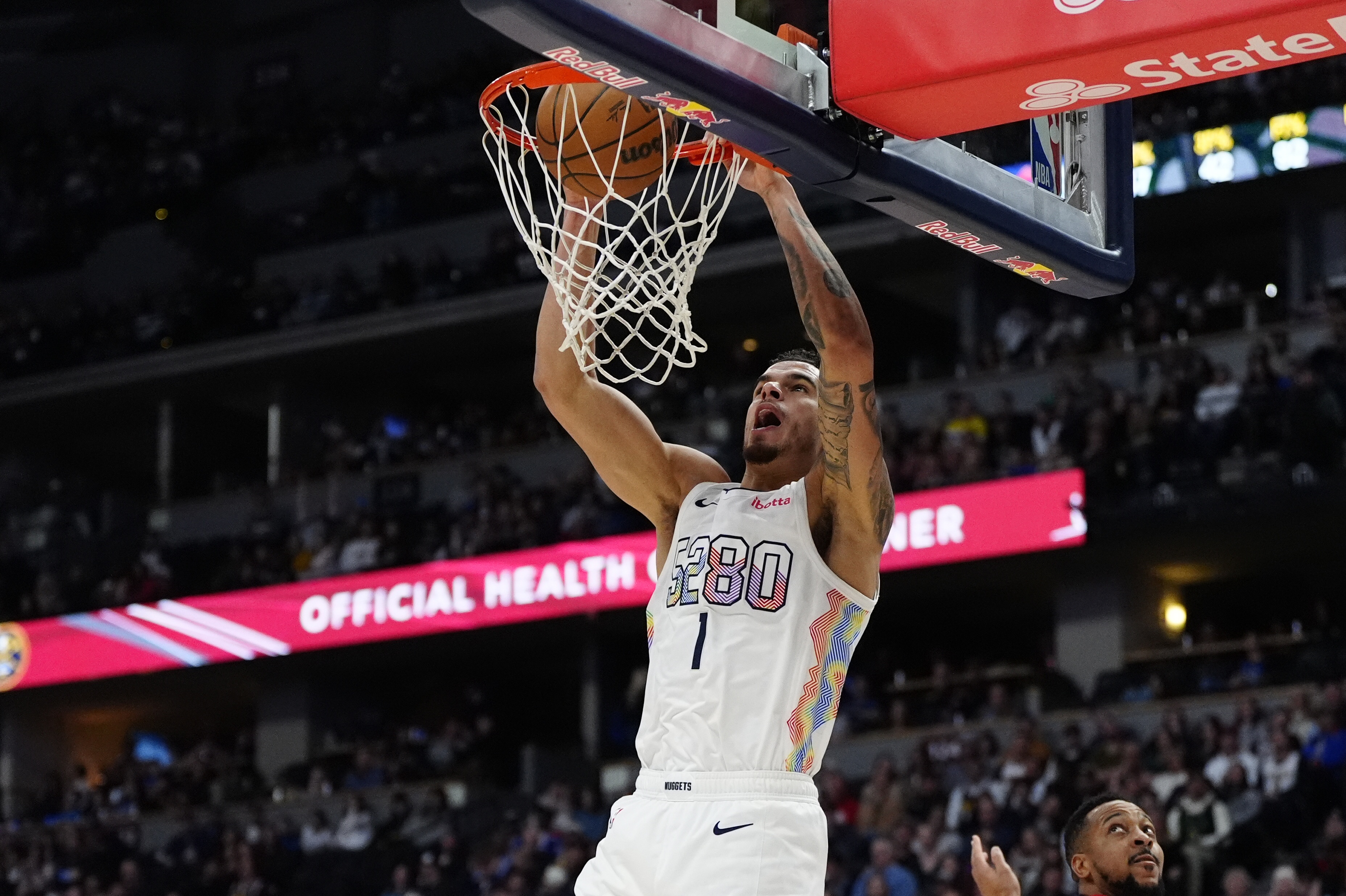  延續(xù)火熱！小邁克爾-波特半場13中8砍下19分 三分5中2