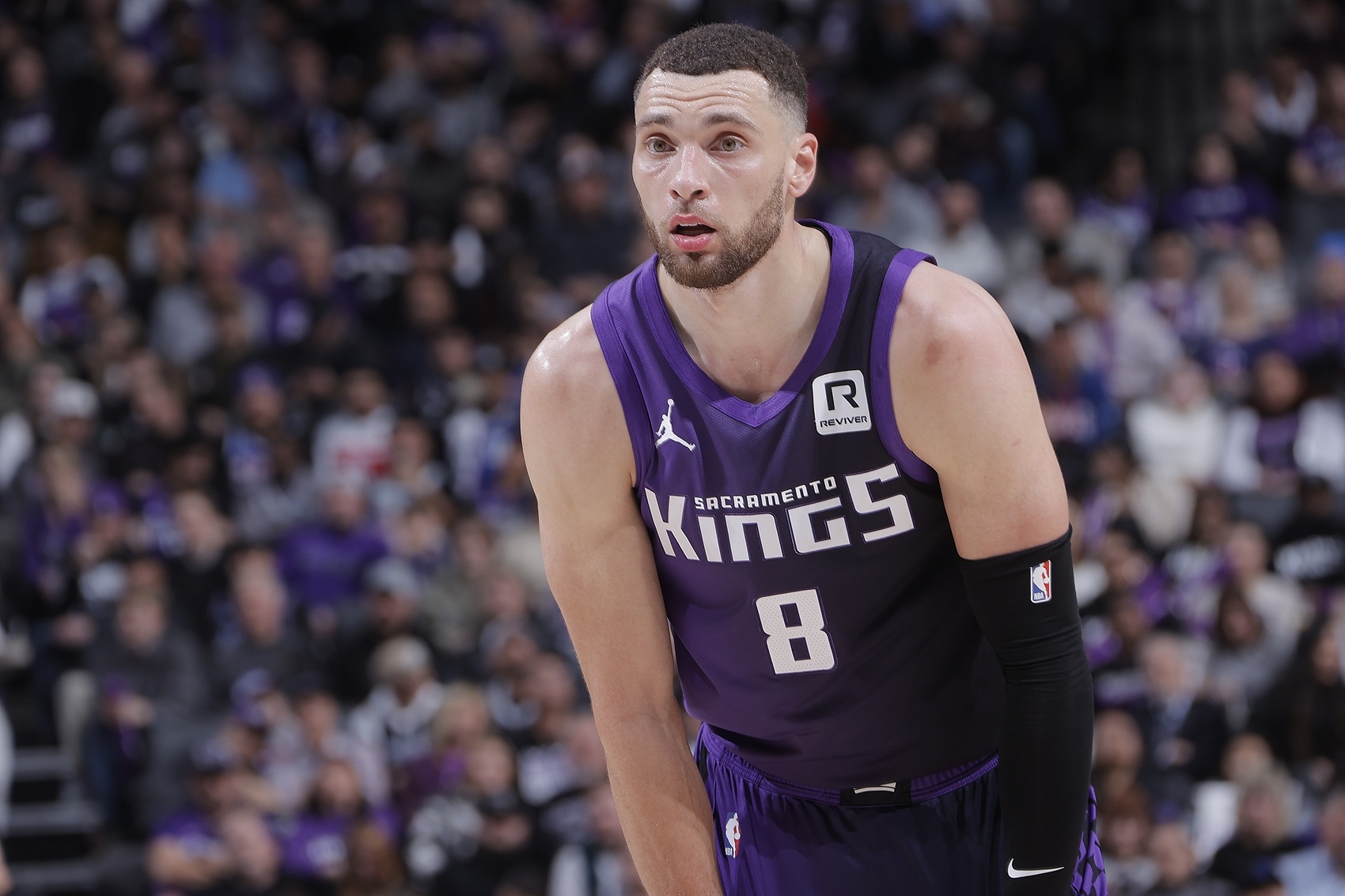  拉文17投7中&三分5中1 得到16分7板5助 關(guān)鍵兩罰全丟