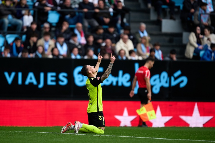  達(dá)美樂(lè)披薩吹圓神：歷史前三是梅西、馬拉多納、離開(kāi)曼聯(lián)的安東尼