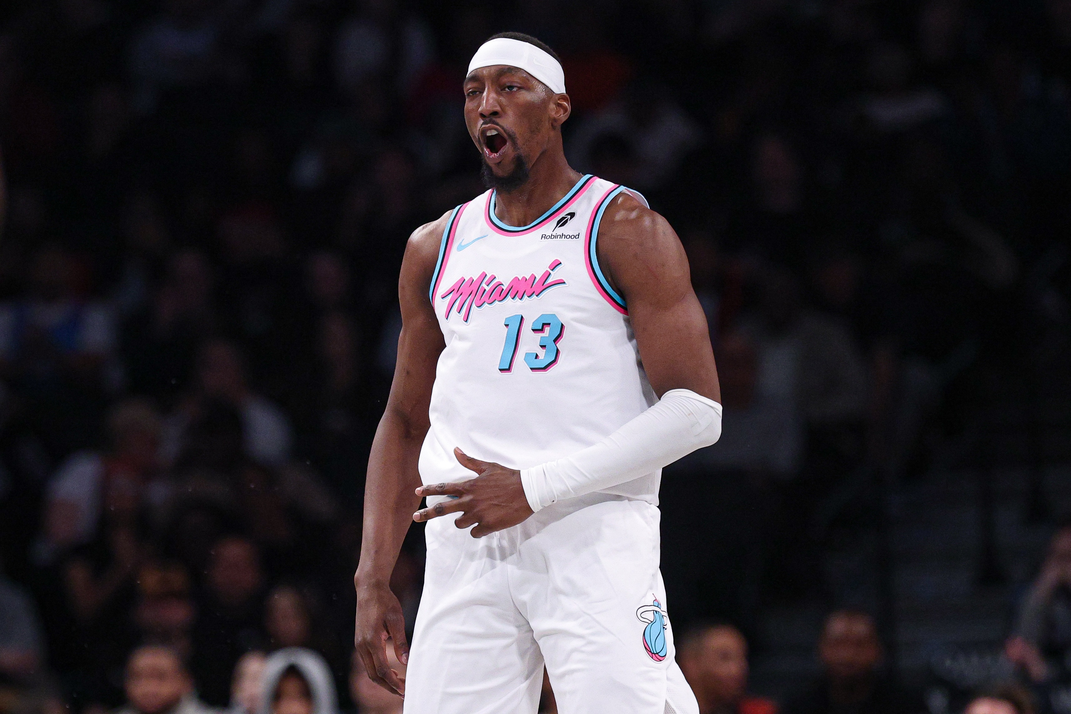  拿捏追夢(mèng)！阿德巴約18中9拿到全場(chǎng)最高27分外加8板 正負(fù)值+23