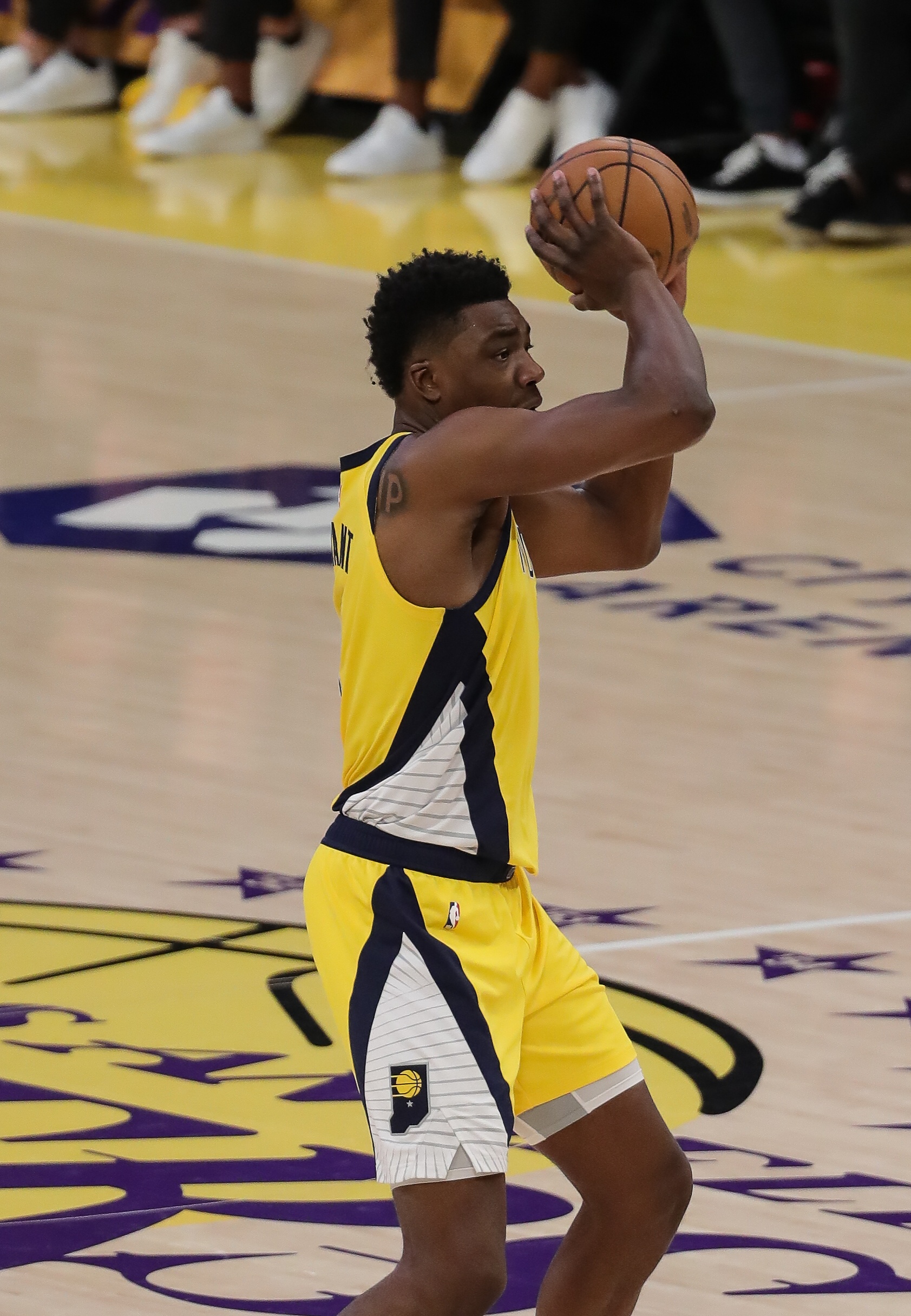  效率不錯但影響力有限！托馬斯-布萊恩特12中8得18分9板4助1帽