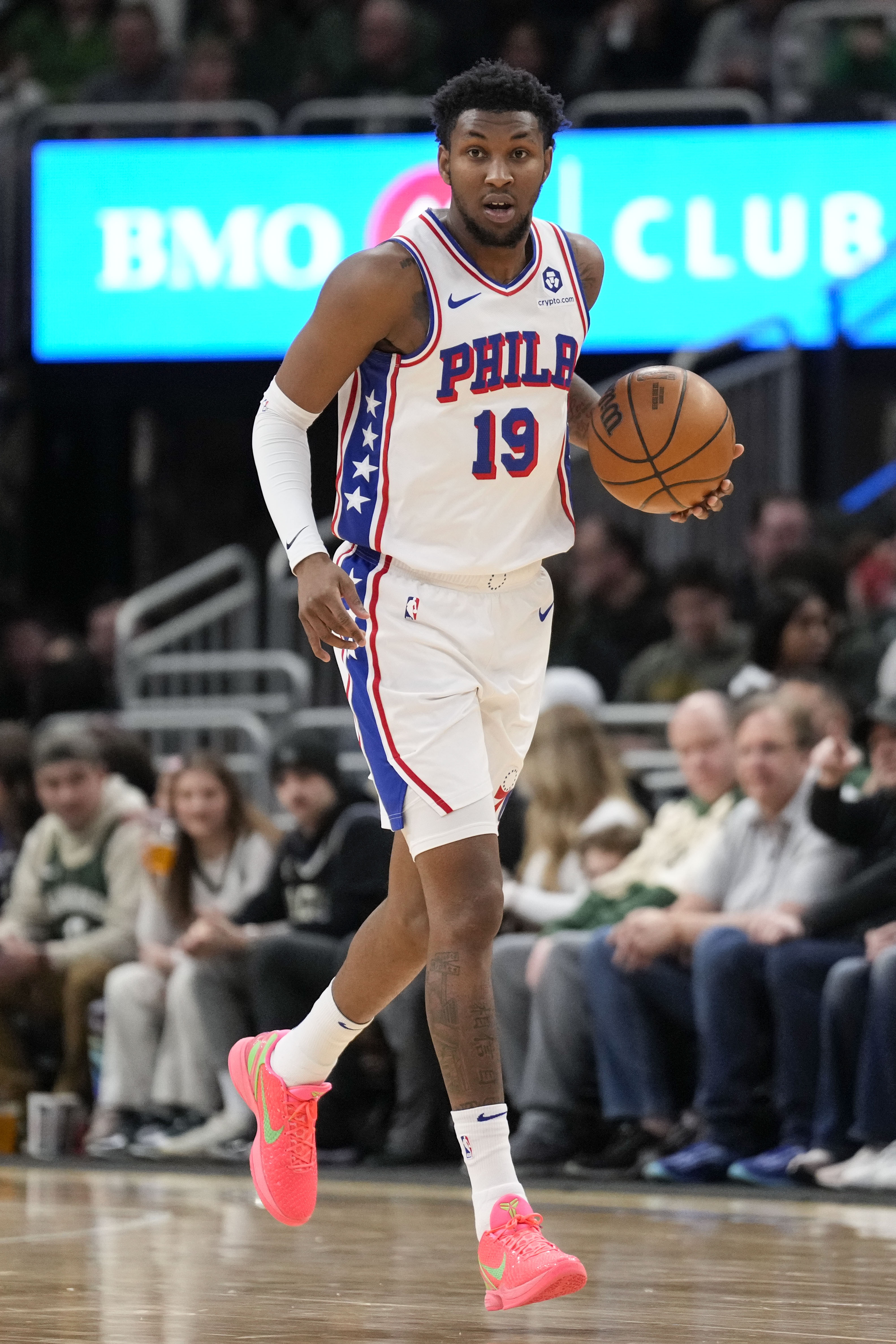  咋做到的？賈斯汀-愛德華茲13中3得11分 雖贏球但正負(fù)值低至-34