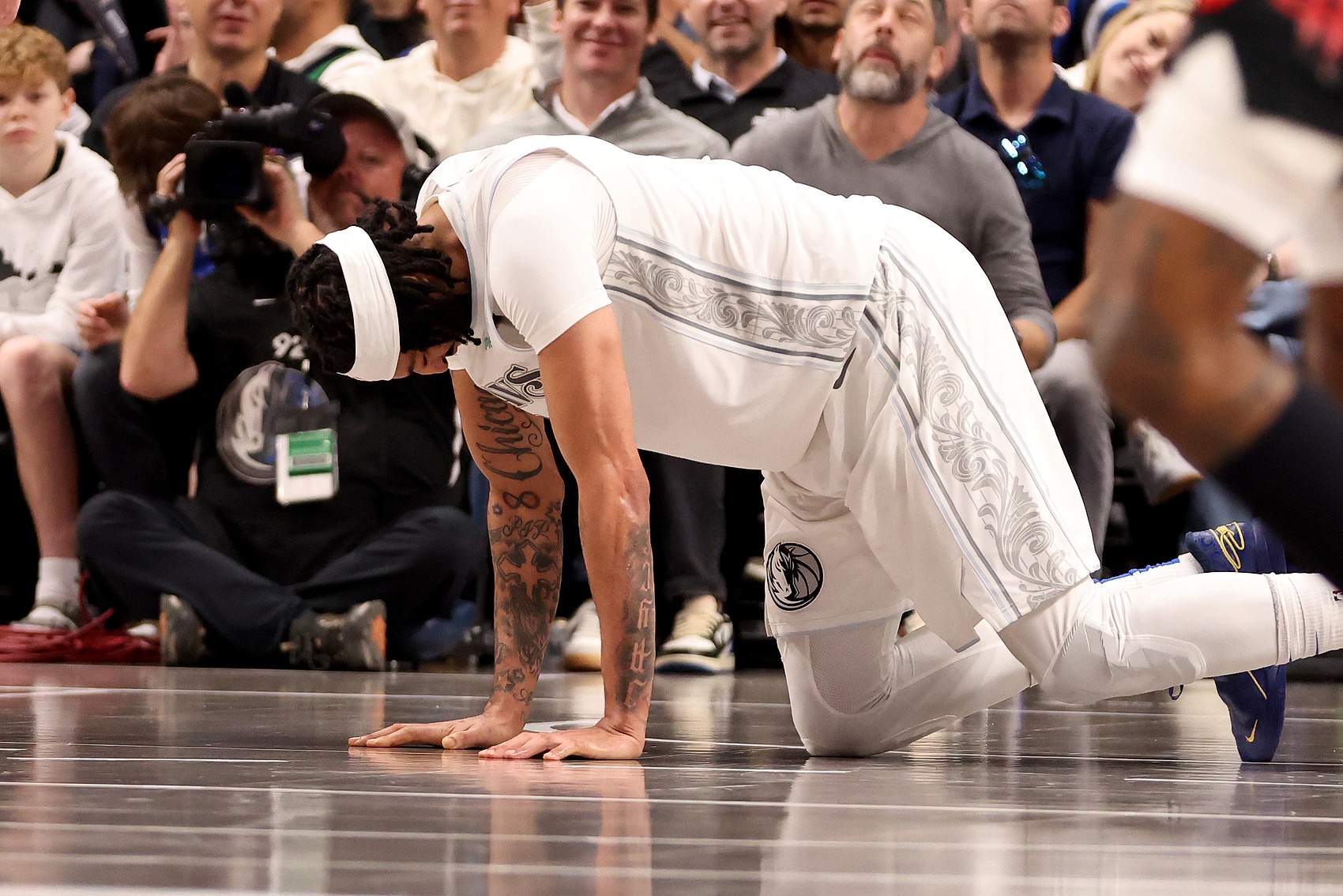  左內(nèi)收肌拉傷！基德：濃眉仍在接受評估 評估完成后預(yù)計發(fā)布聲明