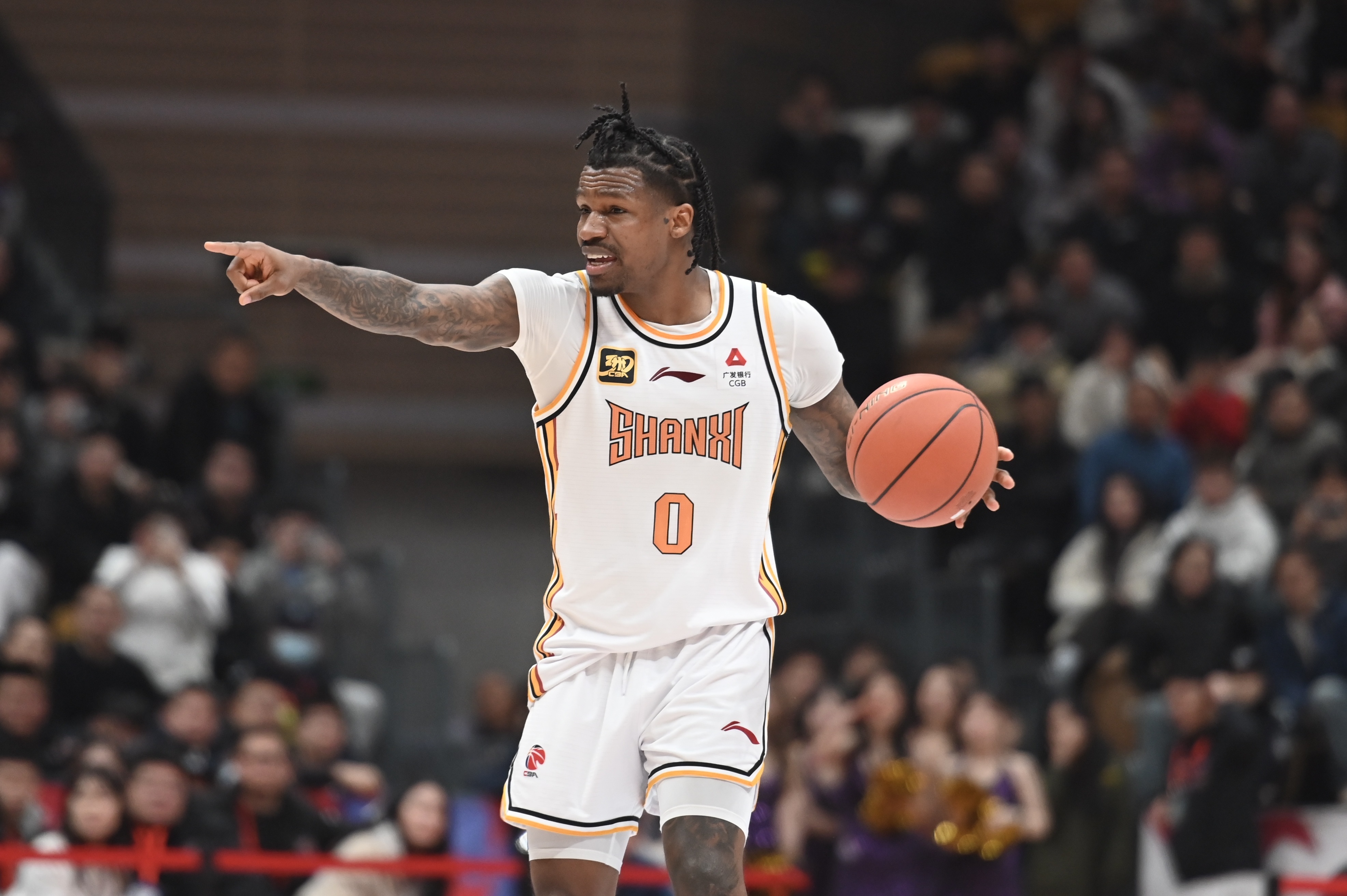  狀態(tài)火熱！山西外援古德溫半場(chǎng)11中5拿17分6助 兩項(xiàng)均最高