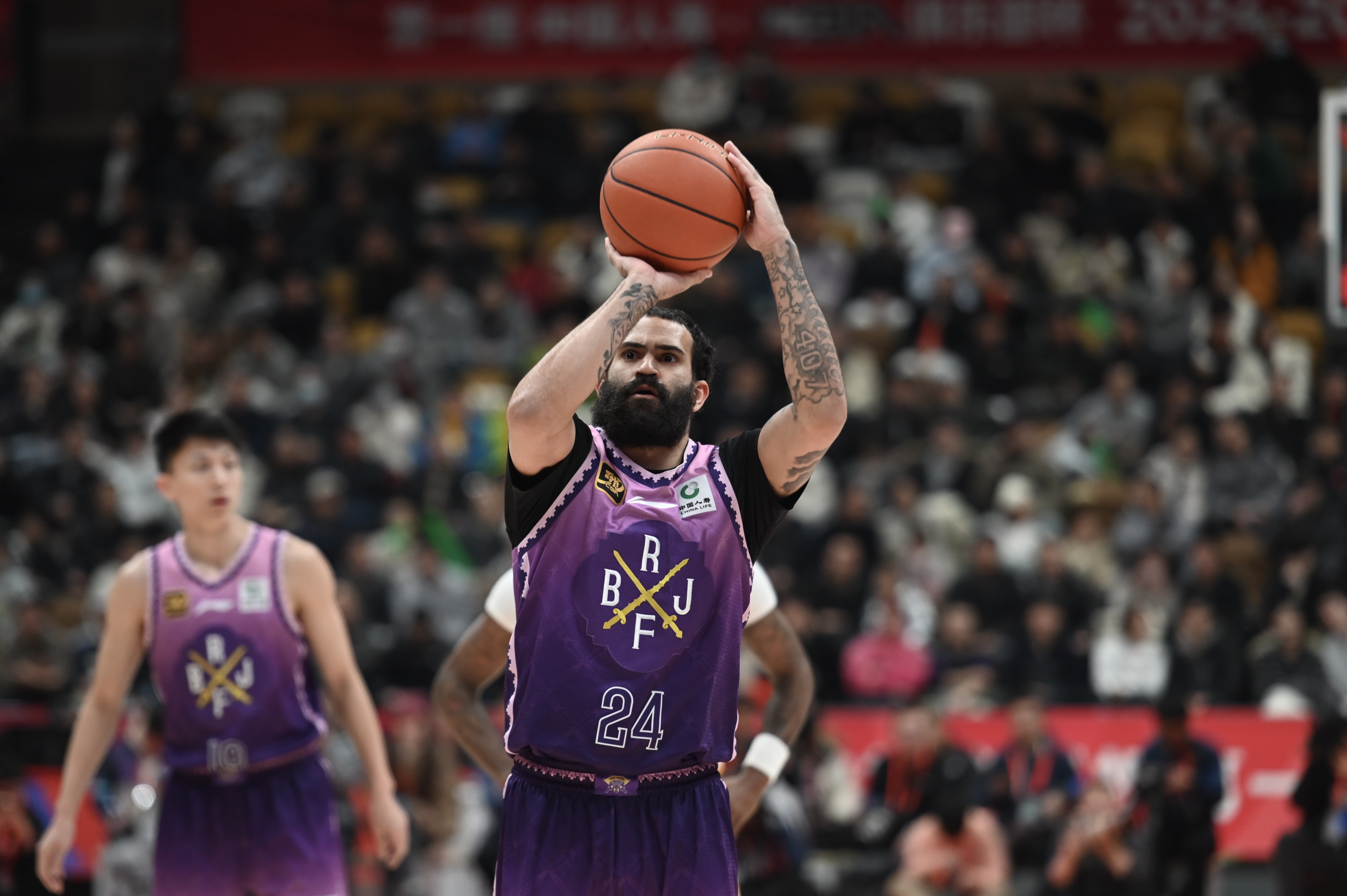  攻筐效率真不錯(cuò)！里勒半場11中7&5罰全中轟下全隊(duì)最高的19分