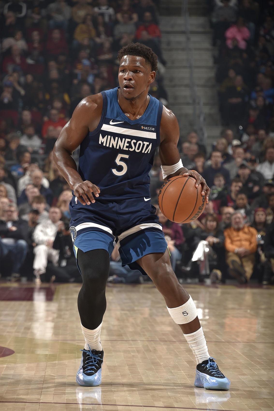  沒得狀態(tài)！愛德華茲連續(xù)打鐵 打滿首節(jié)7中1&三分4中0僅拿2分