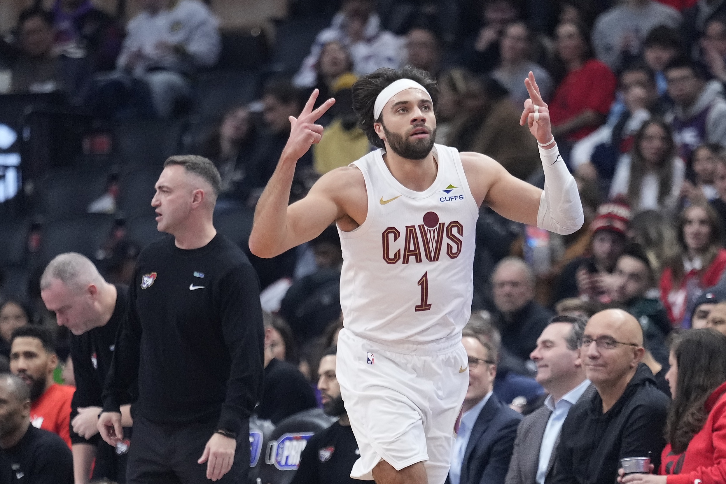  差距明顯！騎士外線火力全開三分47投19中 而雄鹿31投僅9中