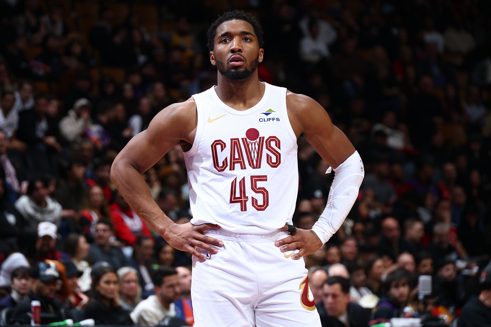  這還能領(lǐng)先！米切爾半場3記三分 其他隊友合計20中1