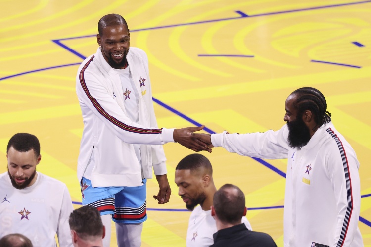  太過放松！杜蘭特8中2&三分3中0拿到4分 兩球均為暴扣