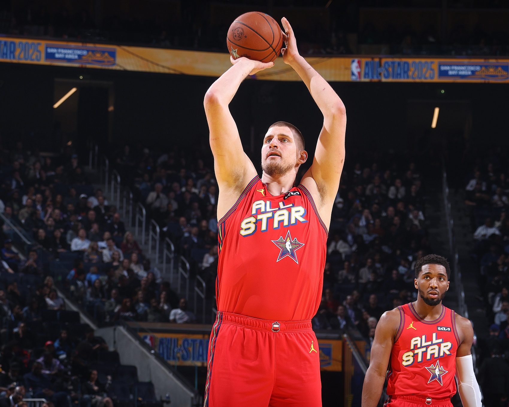  略顯疲憊！約基奇3中1僅拿2分4板2助 正負(fù)值-16