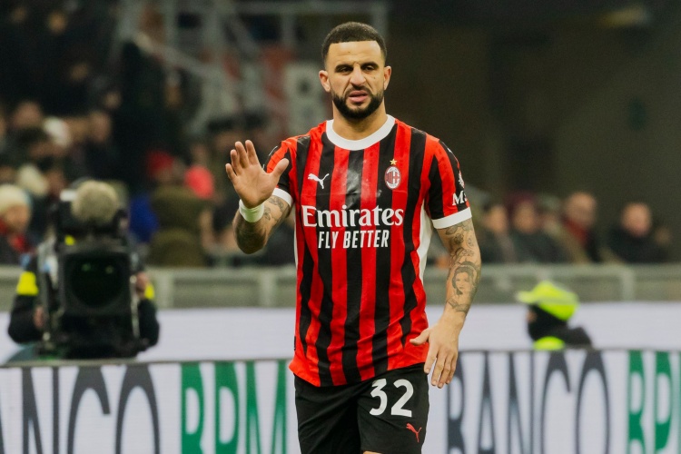  安布羅西尼：米蘭應(yīng)買(mǎi)斷沃克，很驚訝曼城允許他離開(kāi)