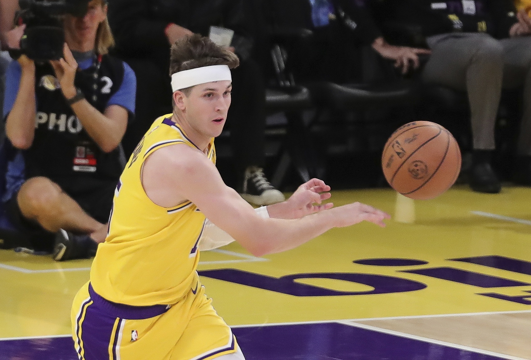  正負值+13！里夫斯首節(jié)7中3拿到12分2助1斷 罰球5中5