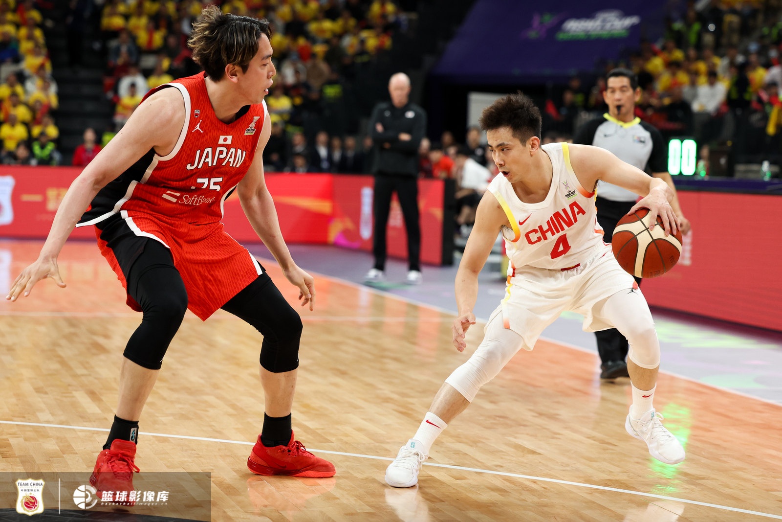  李軼楠：在男籃集訓(xùn)名單公布時(shí) 趙繼偉對(duì)身邊的朋友說我還配嗎？