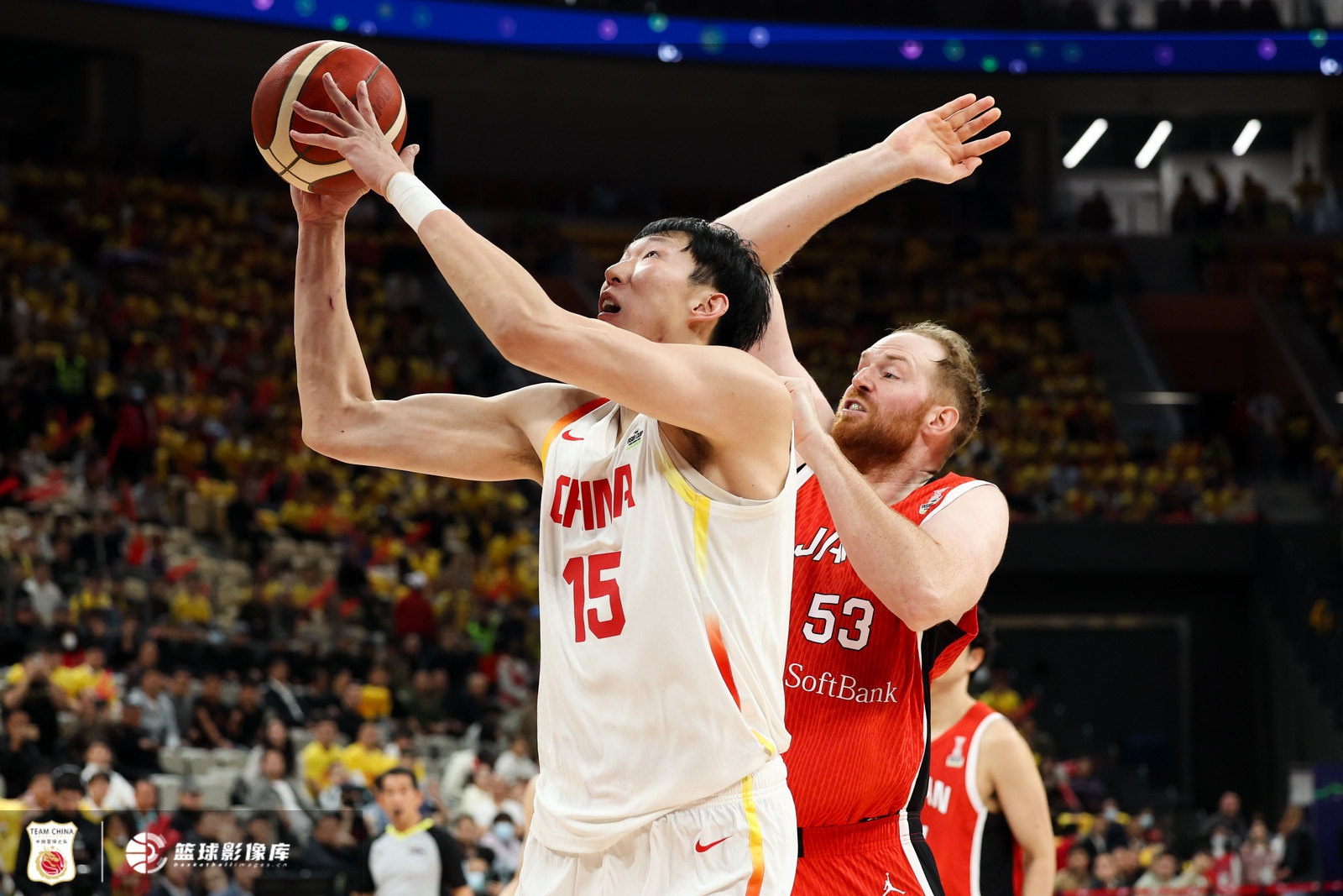  內(nèi)線支柱！周琦8中5拿到11分7板1斷3帽 正負(fù)值+19