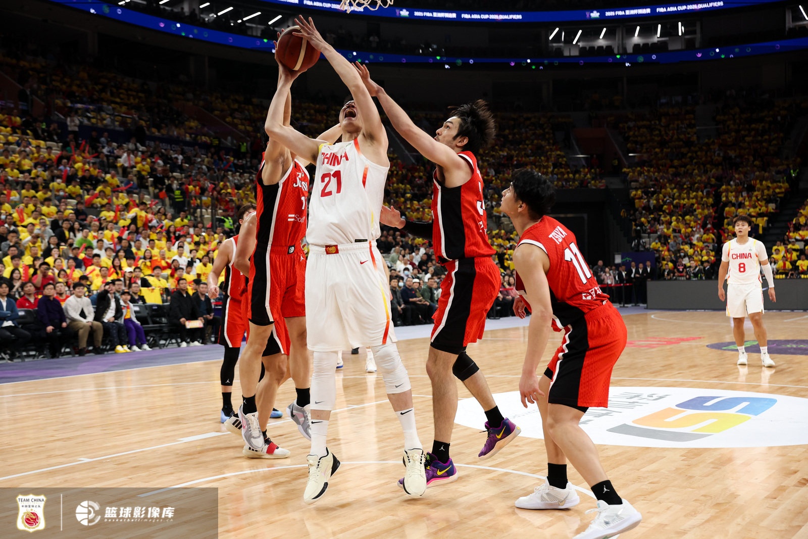  擎天白玉柱！胡金秋制霸內(nèi)線12中8砍并列最高17分加5板 正負(fù)值+19