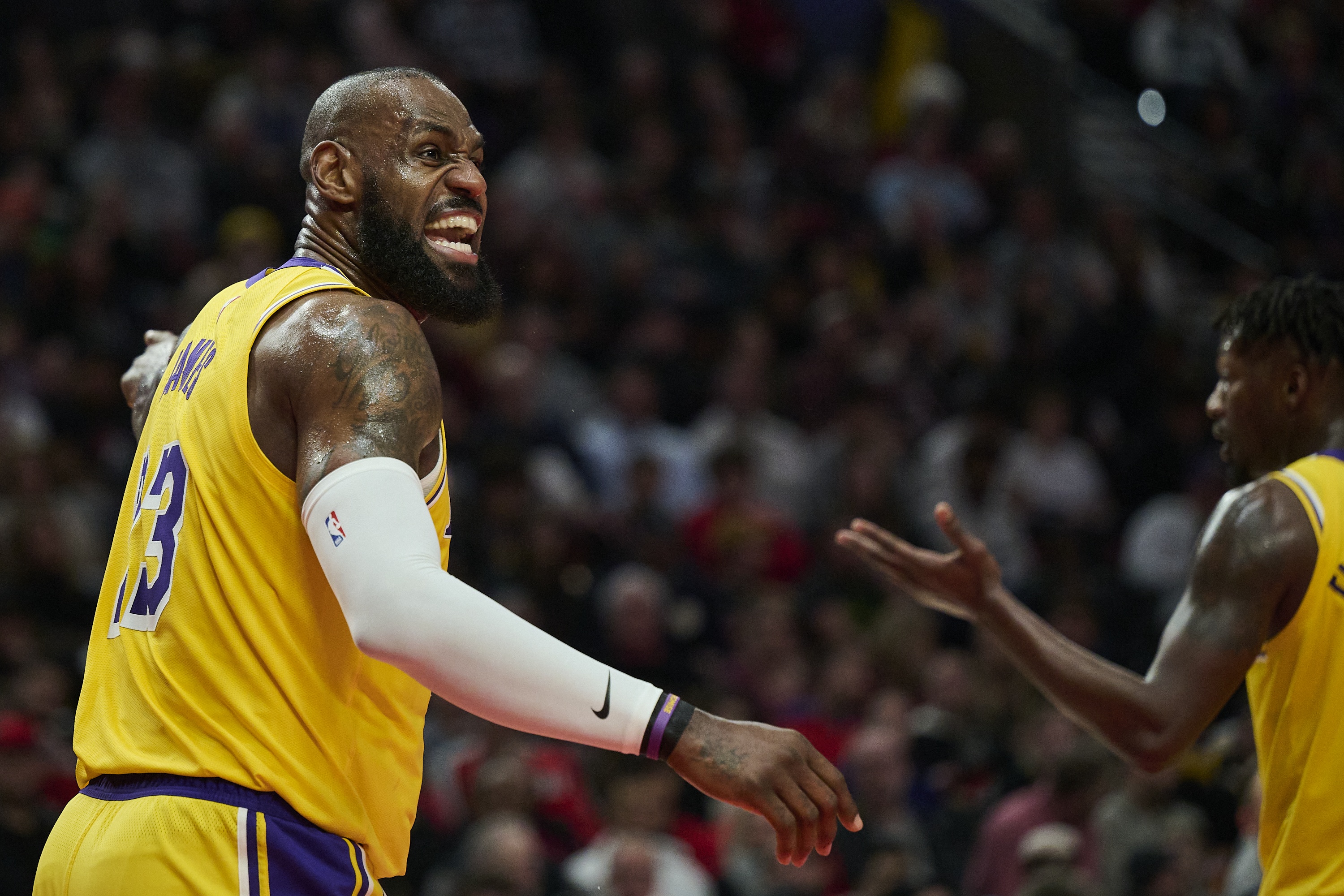  “失誤”不掩瑜！詹姆斯末節(jié)12分&全場40分 11次失誤追平生涯紀錄