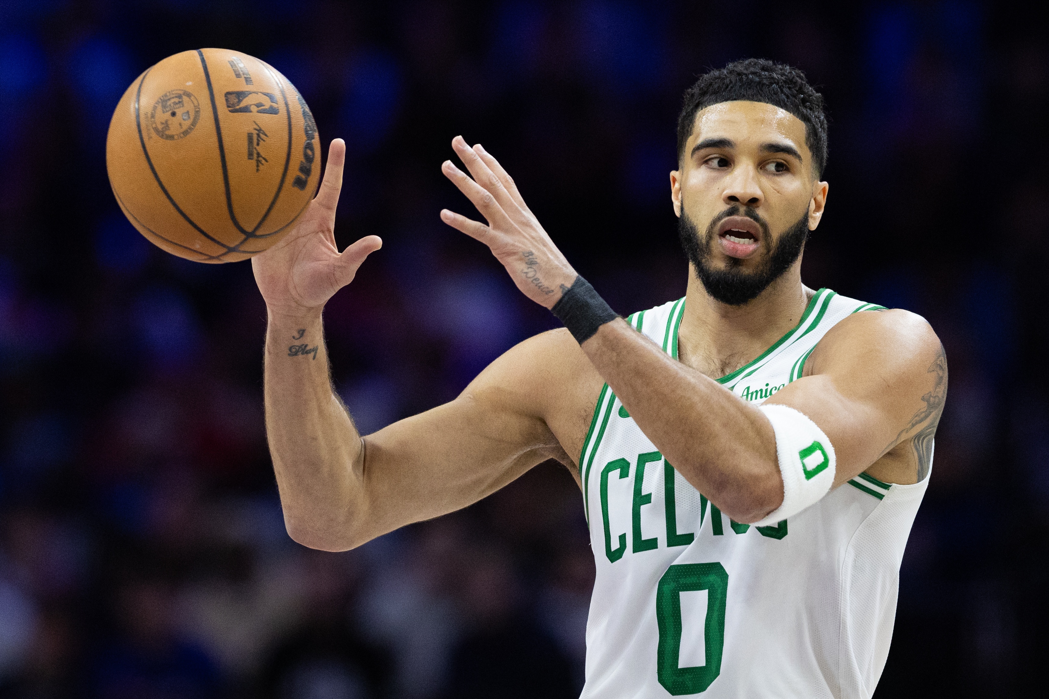  塔圖姆過去三場(chǎng)場(chǎng)均10助攻！馬祖拉：他明白如何帶領(lǐng)球隊(duì)