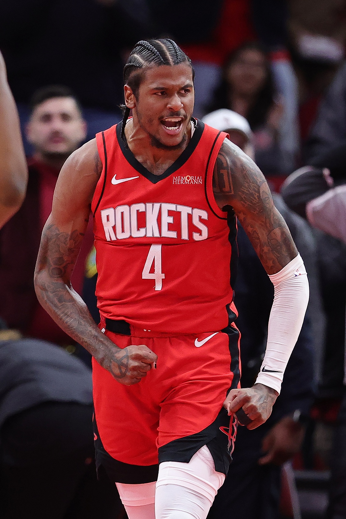  穩(wěn)定發(fā)揮！杰倫-格林三分8中4砍23分9板5助1斷2帽 正負(fù)值+27