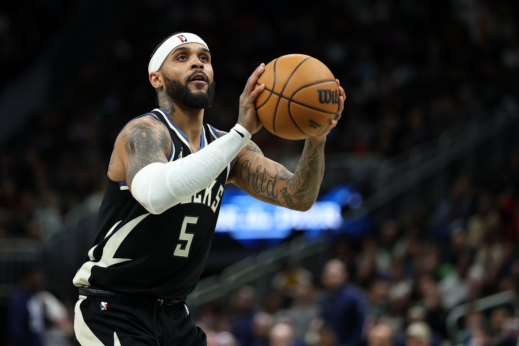  特倫特談布克準(zhǔn)絕殺：防守溝通得挺好 但他繞過(guò)掩護(hù)命中了投籃