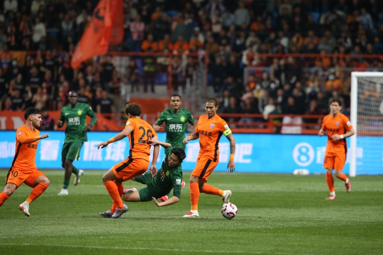  昨日云南玉昆在五華與梅州客家進行教學賽，最終兩隊1-1戰(zhàn)平