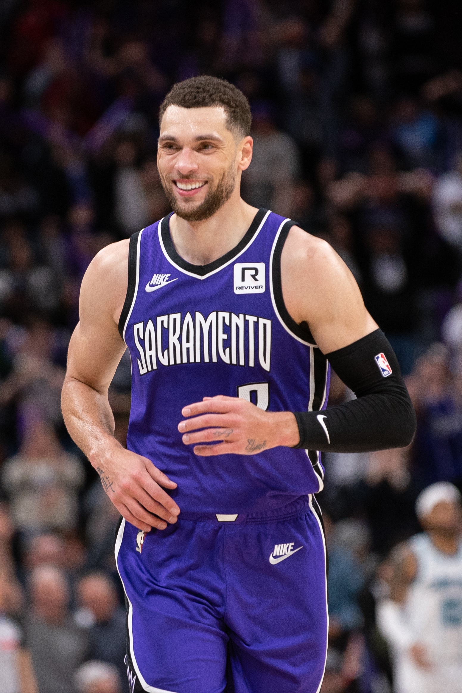  全隊(duì)命中率64.9%！拉文：當(dāng)你能投進(jìn)球的時(shí)候 一切看起來都很棒