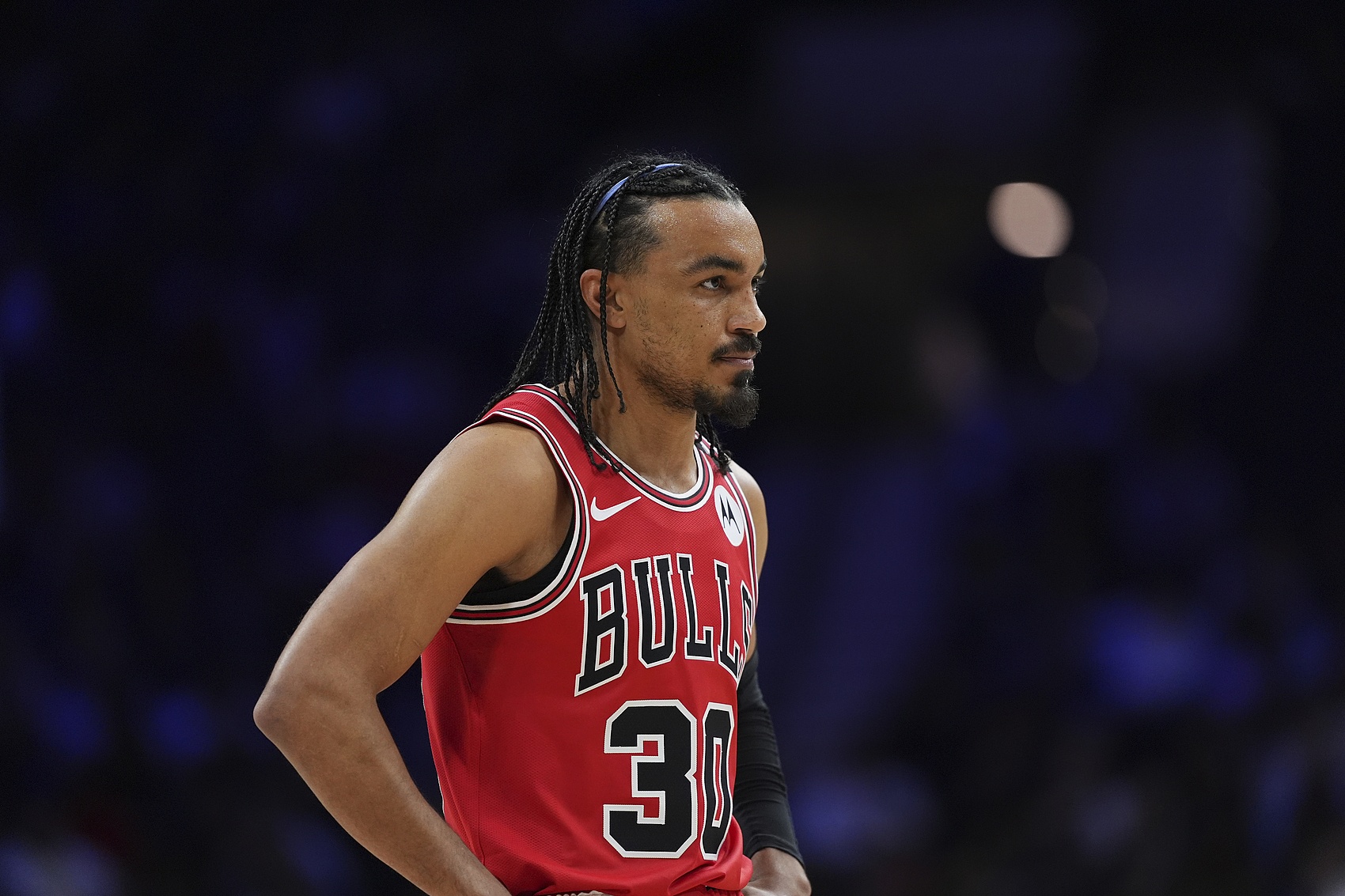  手是真硬啊！特雷-瓊斯13中8得19分2板6助 三分球2投全中