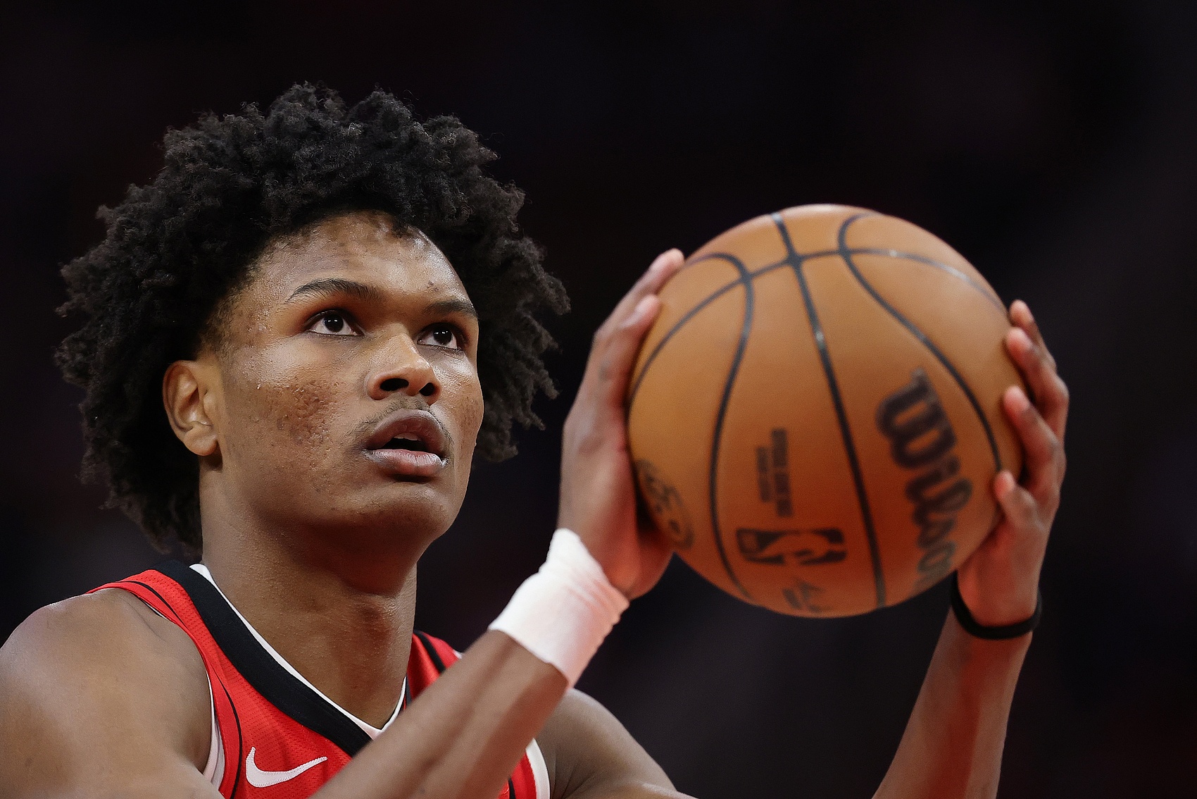  沒啥存在感！阿門10中3得6分11板3助 正負值為-13