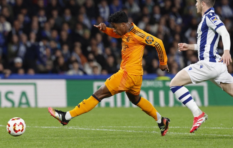  恩德里克：貝林厄姆拿球時我看到開闊的空間，我知道我要去跑位