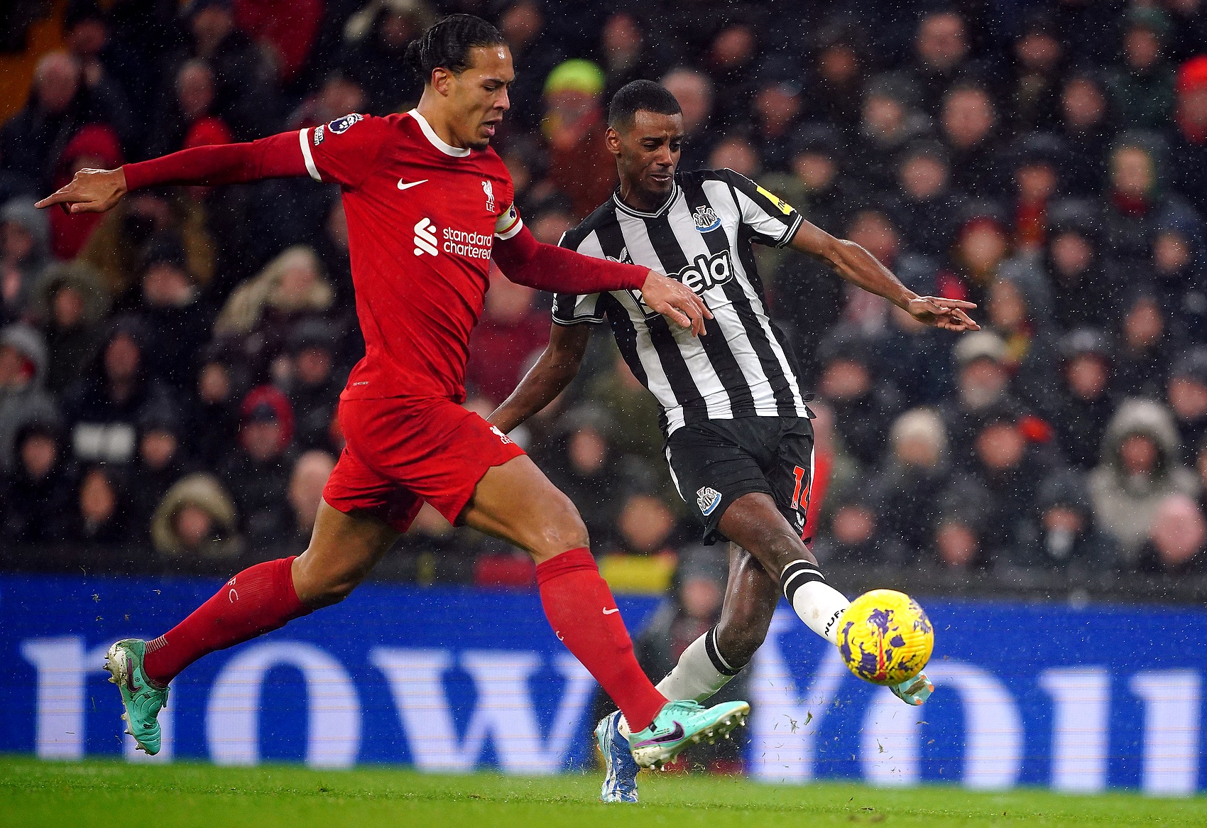  電訊報(bào)：埃迪豪對(duì)紅軍雪藏伊薩克是撲克牌策略，目的是聯(lián)賽杯決賽