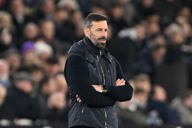  范尼執(zhí)教萊斯特城后14場英超拿7分，同期只高于拿5分的圣徒