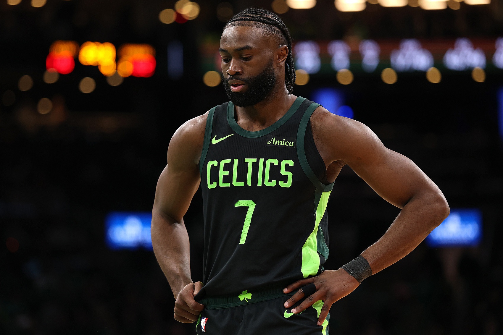  杰倫-布朗談出場(chǎng)時(shí)間限制：精神層面是個(gè)挑戰(zhàn) 正學(xué)習(xí)如何應(yīng)對(duì)