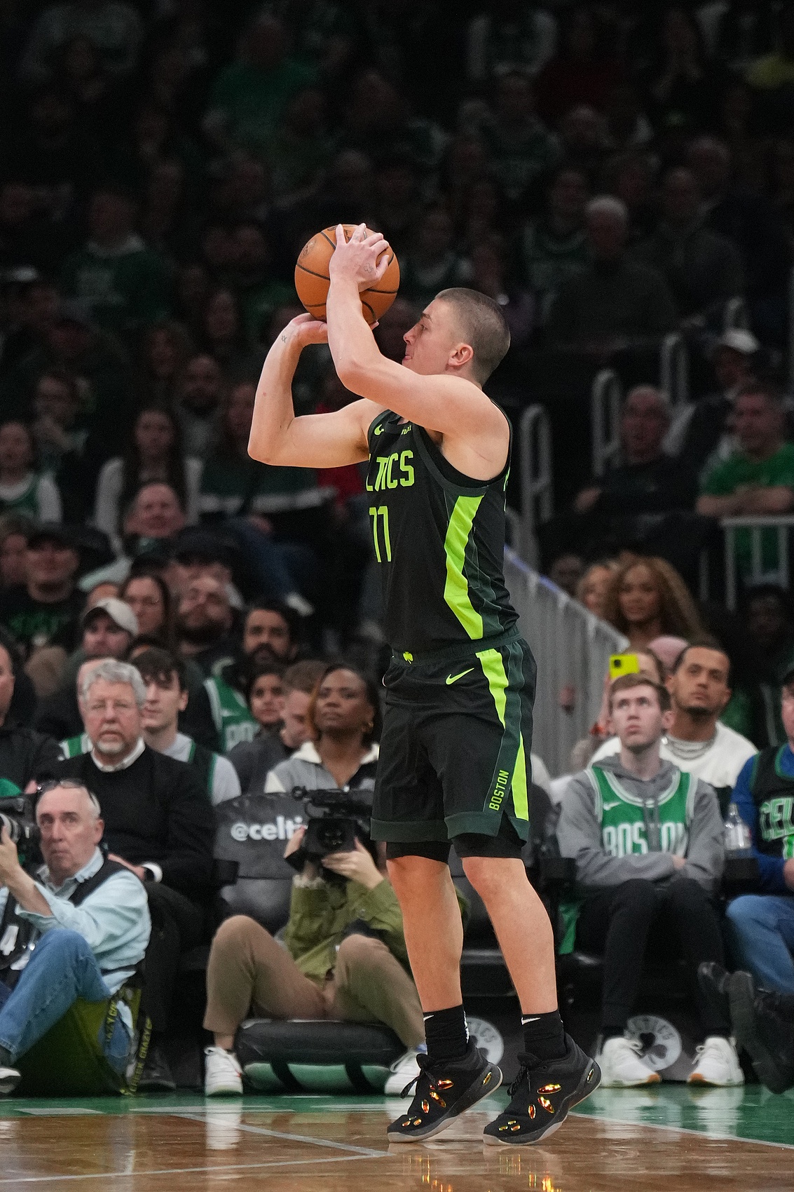  替補(bǔ)三分王！普理查德11中7&三分8中5拿到22分6板3助2斷