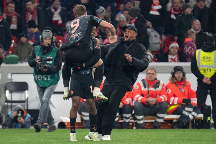  19-20賽季以來(lái)，拜仁是唯一每個(gè)賽季都進(jìn)入歐冠1/4決賽的球隊(duì)