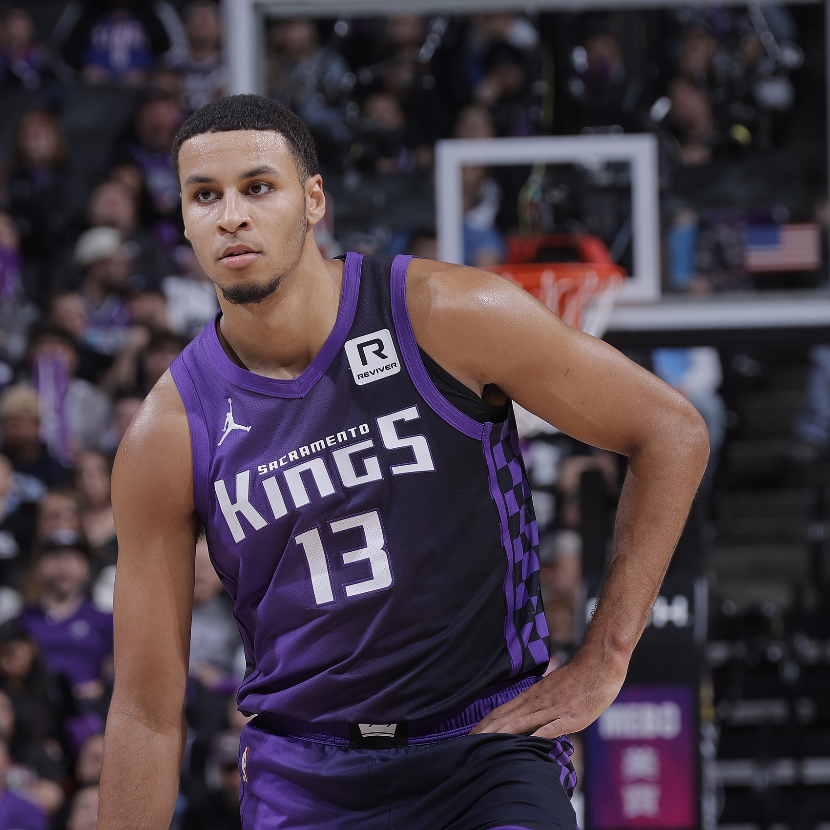  攻防都很穩(wěn)定！基根-穆雷14中6得16分10板2斷