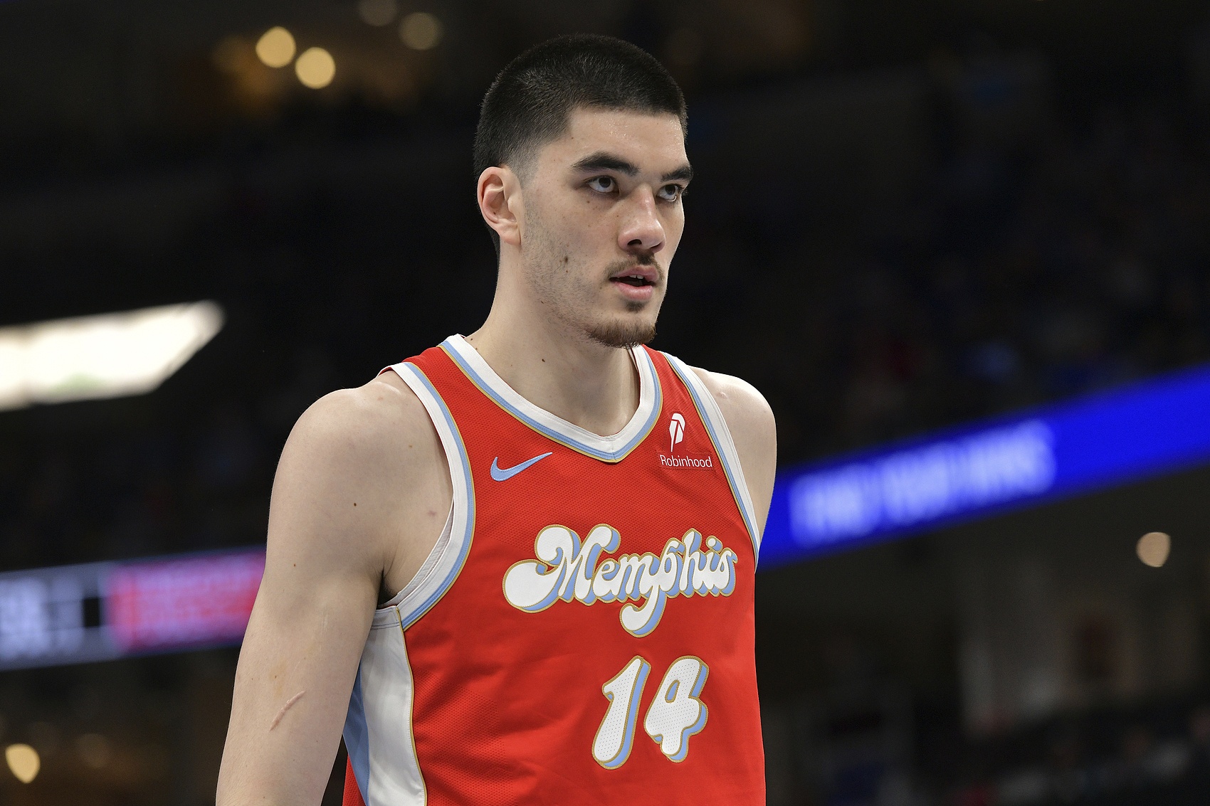  可圈可點(diǎn)！埃迪8中5拿到15分7板2斷 三分2中2