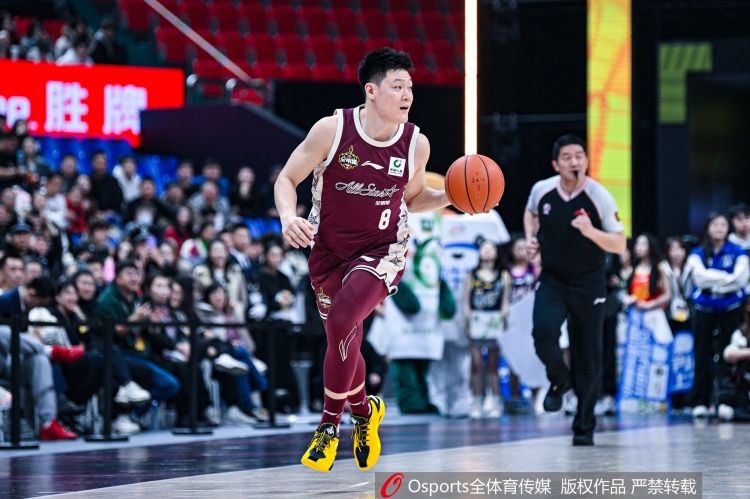  張寧：MVP誰都想要 但我被夾擊時(shí)肘子哥機(jī)會比我好就應(yīng)該傳！