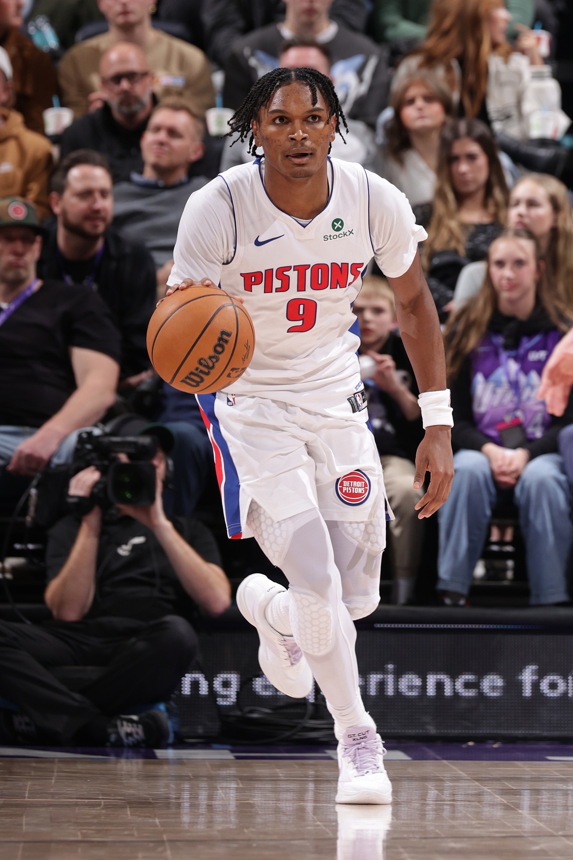  活力滿滿！奧薩爾沖擊內(nèi)線&捍衛(wèi)禁飛區(qū) 全場(chǎng)得18分10板2助2斷4帽