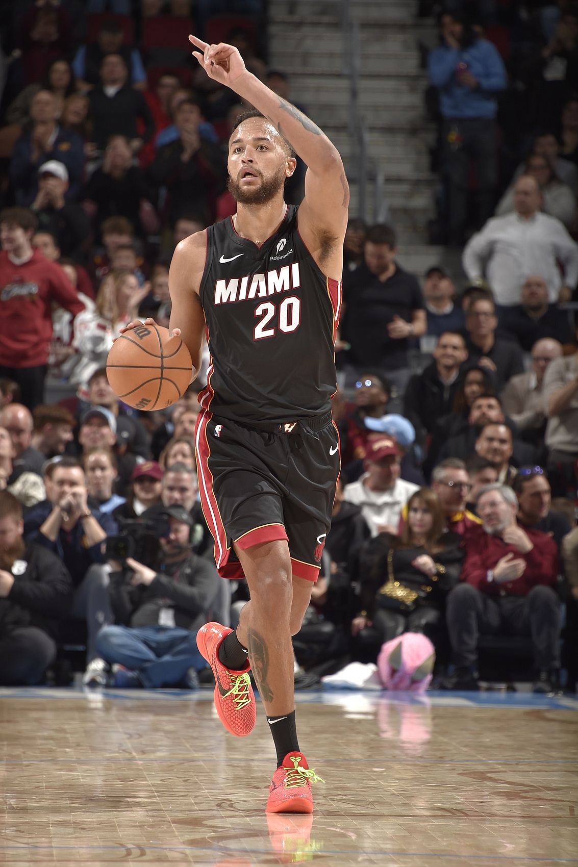  能打球還能打好！李凱爾手撕舊主3中3拿7分3板3助2斷 正負(fù)值+24