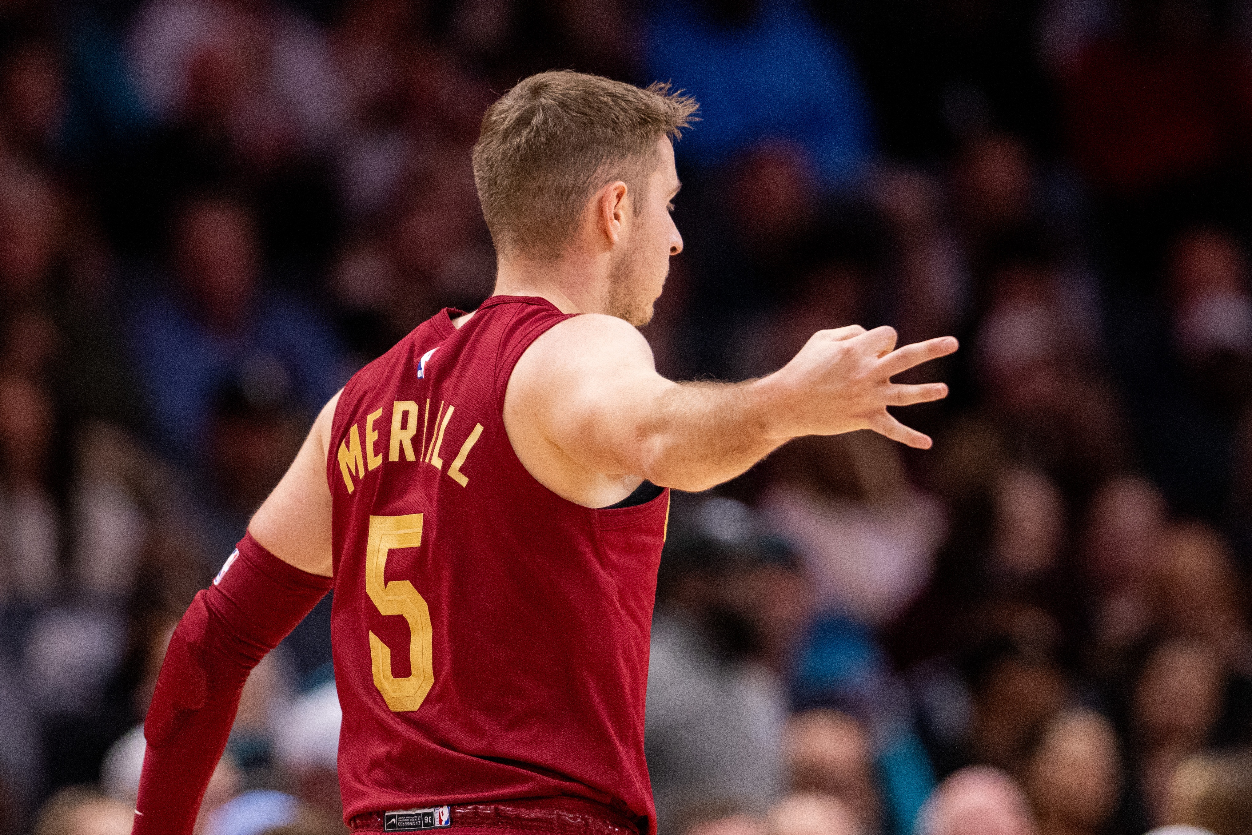  阿特金森：梅里爾在攻防兩端都值得信賴 他能用無球跑動(dòng)撕開防守