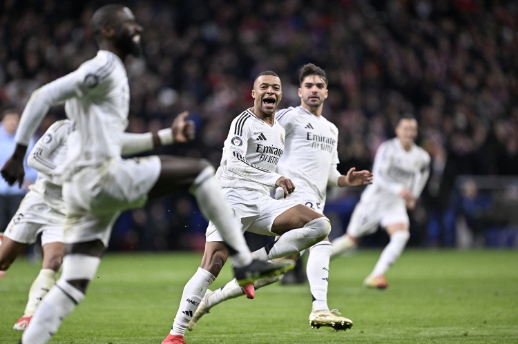  名場(chǎng)面預(yù)定！姆巴佩看到呂迪格高抬腿狂奔慶祝，立馬學(xué)了起來