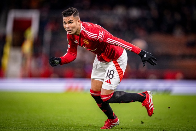  再續(xù)1年？33歲卡塞米羅此前遭棄用，近7場(chǎng)比賽5場(chǎng)首發(fā)找回狀態(tài)