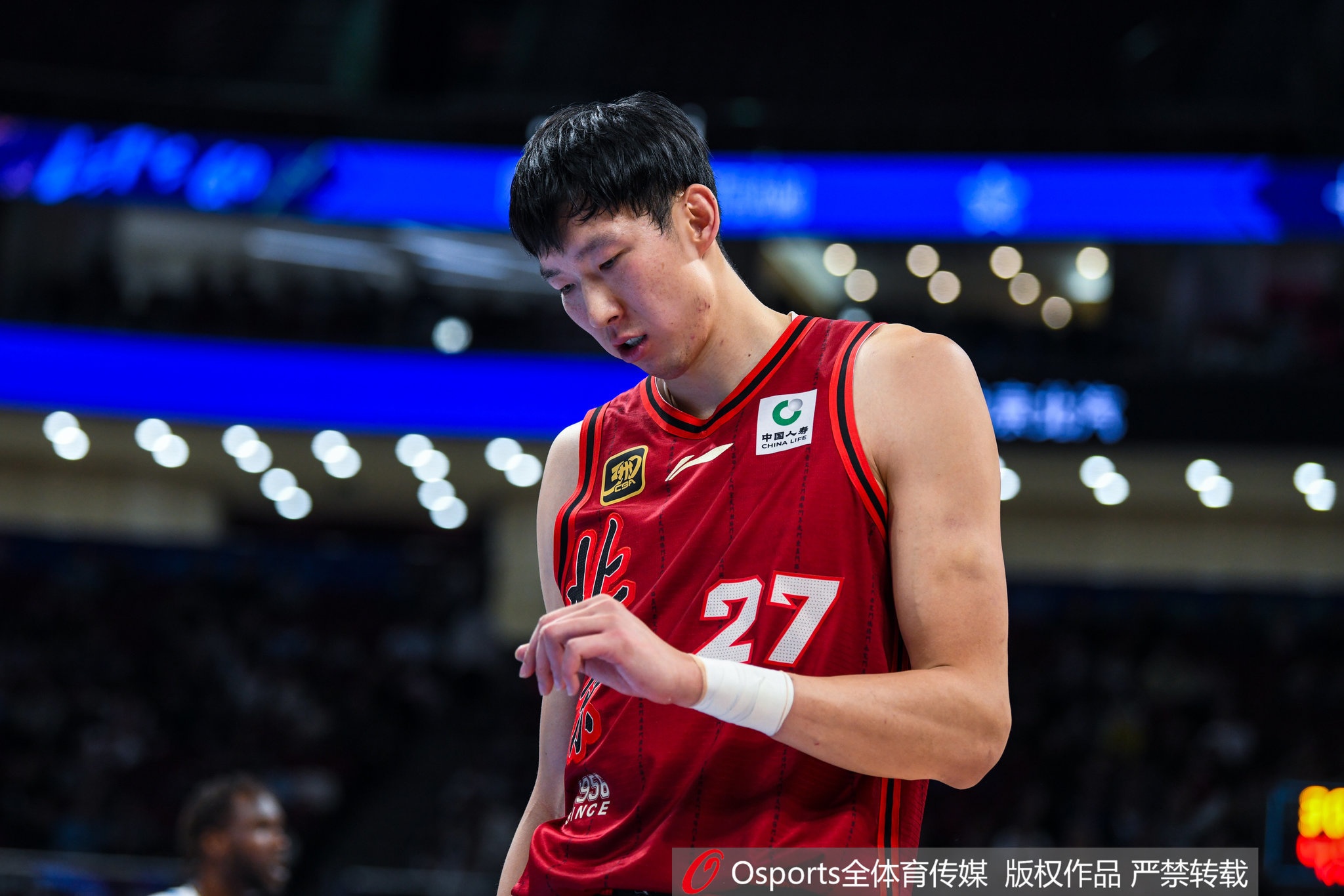  不妙！趙探長(zhǎng)：首鋼醫(yī)院建議周琦進(jìn)行結(jié)膜縫合手術(shù) 待權(quán)威復(fù)診！