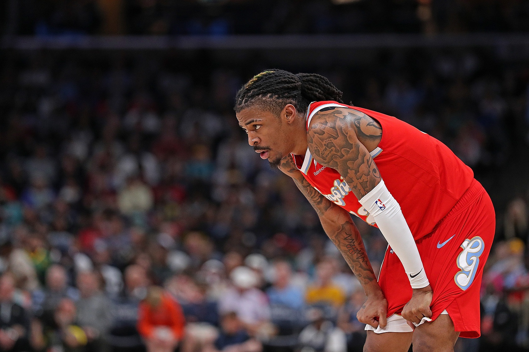  效率不高！莫蘭特半場14中5&三分4中1拿到13分4板5助 有3次失誤