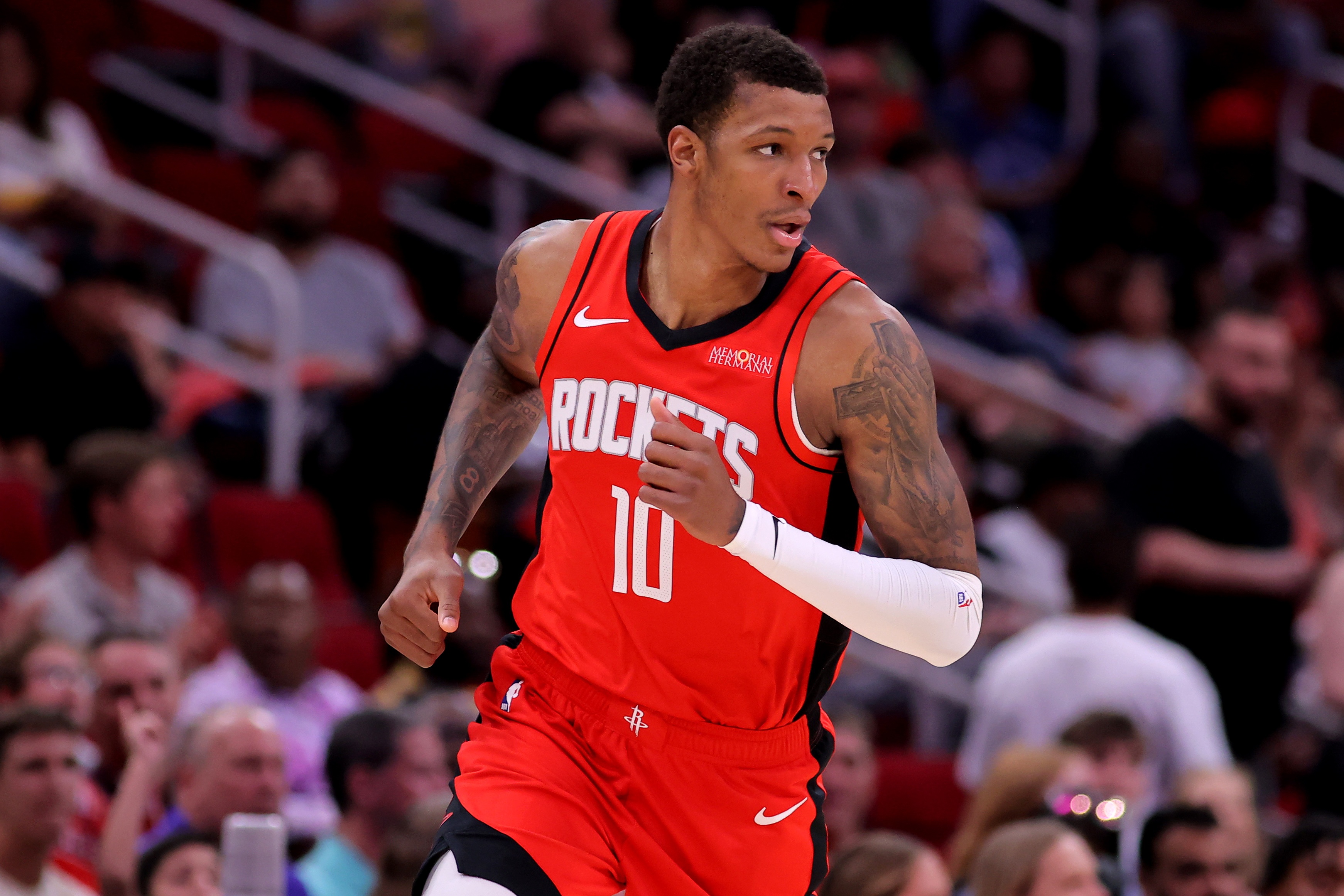  手不軟！小賈巴里-史密斯12中5得17分5板 兩記關(guān)鍵三分穩(wěn)住局勢