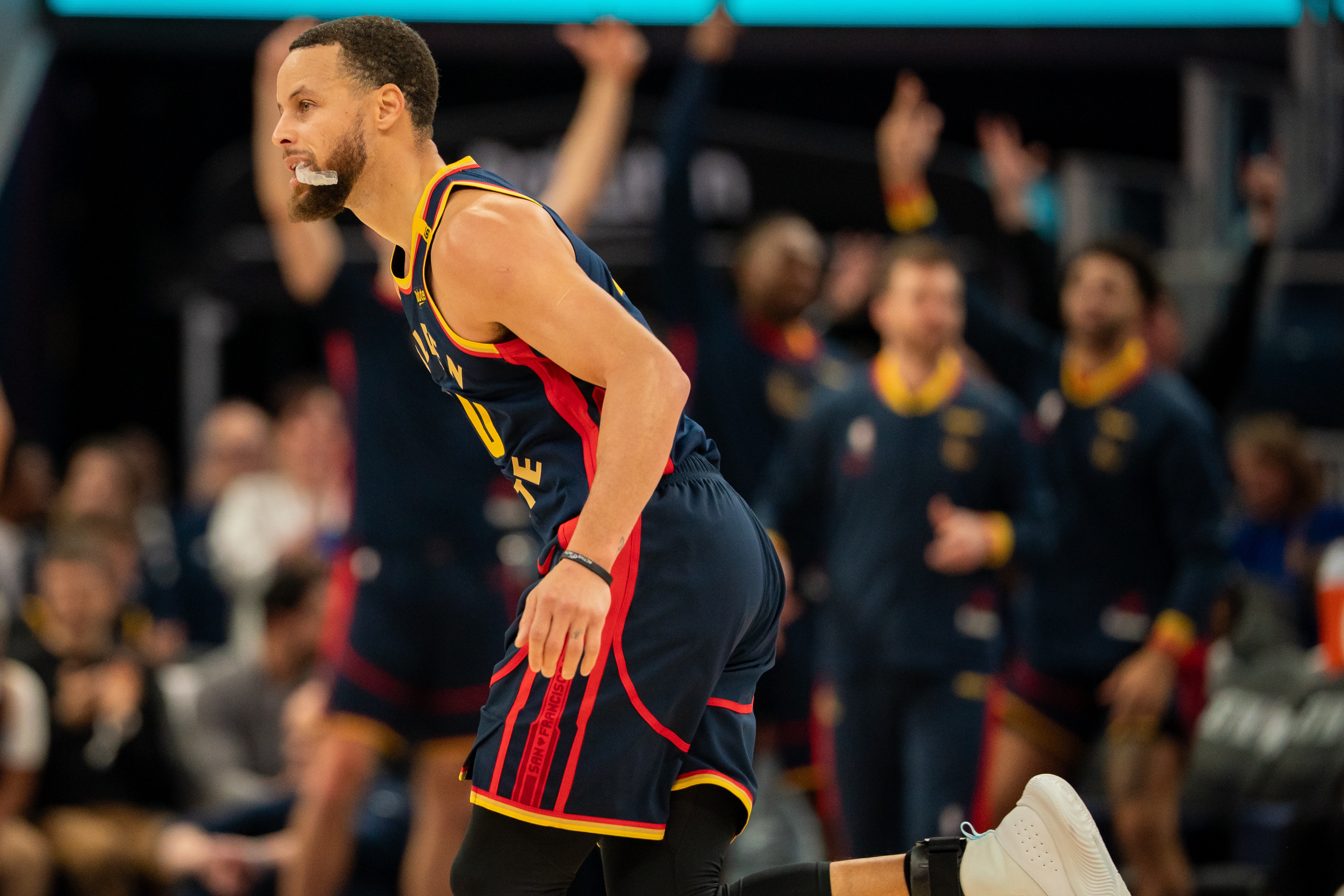  斯蒂芬-杰克遜：庫里肯定會是歷史前10 但他不會超過魔術(shù)師