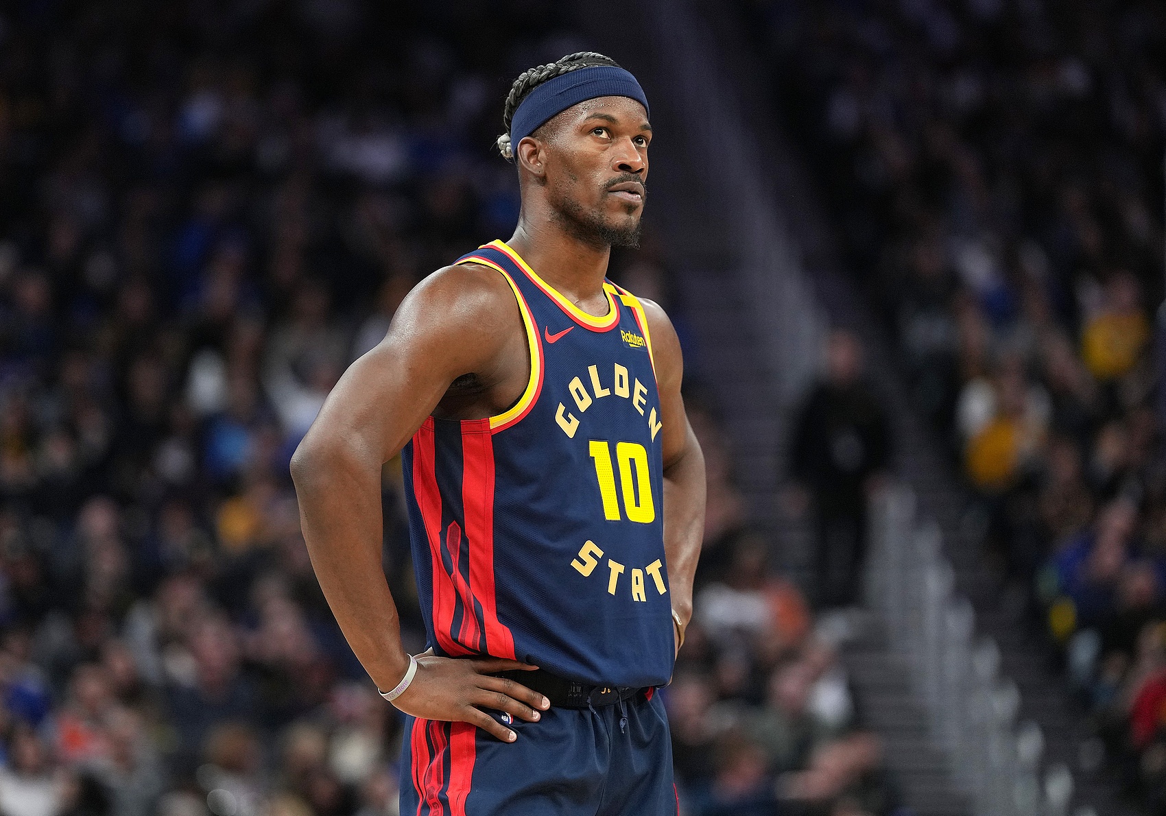  面對(duì)老東家表現(xiàn)一般！巴特勒12中5拿到11分6板2助1斷 正負(fù)值-19