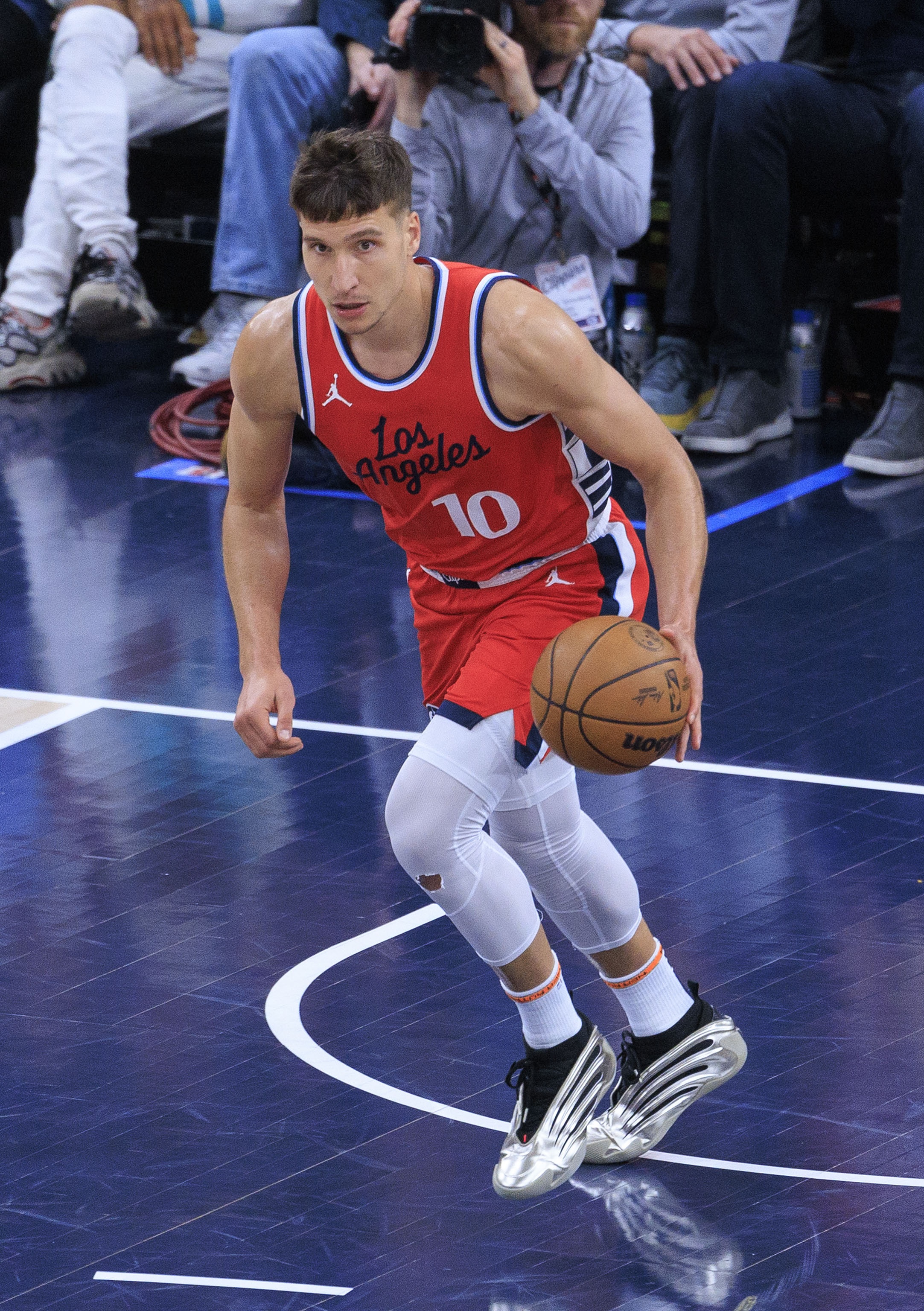  交易值了！博格丹三分5中4得16分3板5助 下半場首發(fā)改變局勢