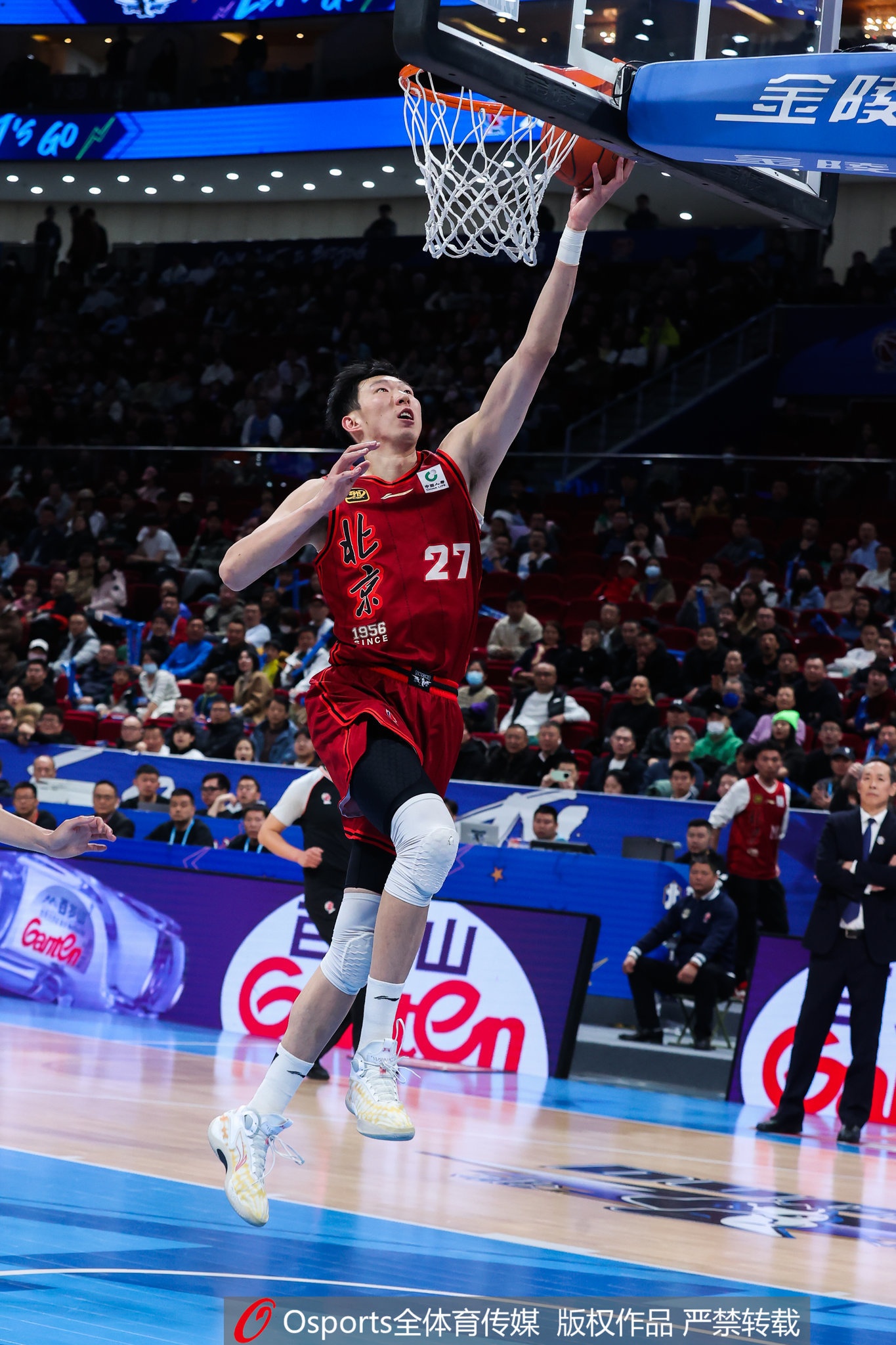  周琦已完成手術(shù)！媒體人：常規(guī)的結(jié)膜縫合恢復(fù)時(shí)間是2周左右