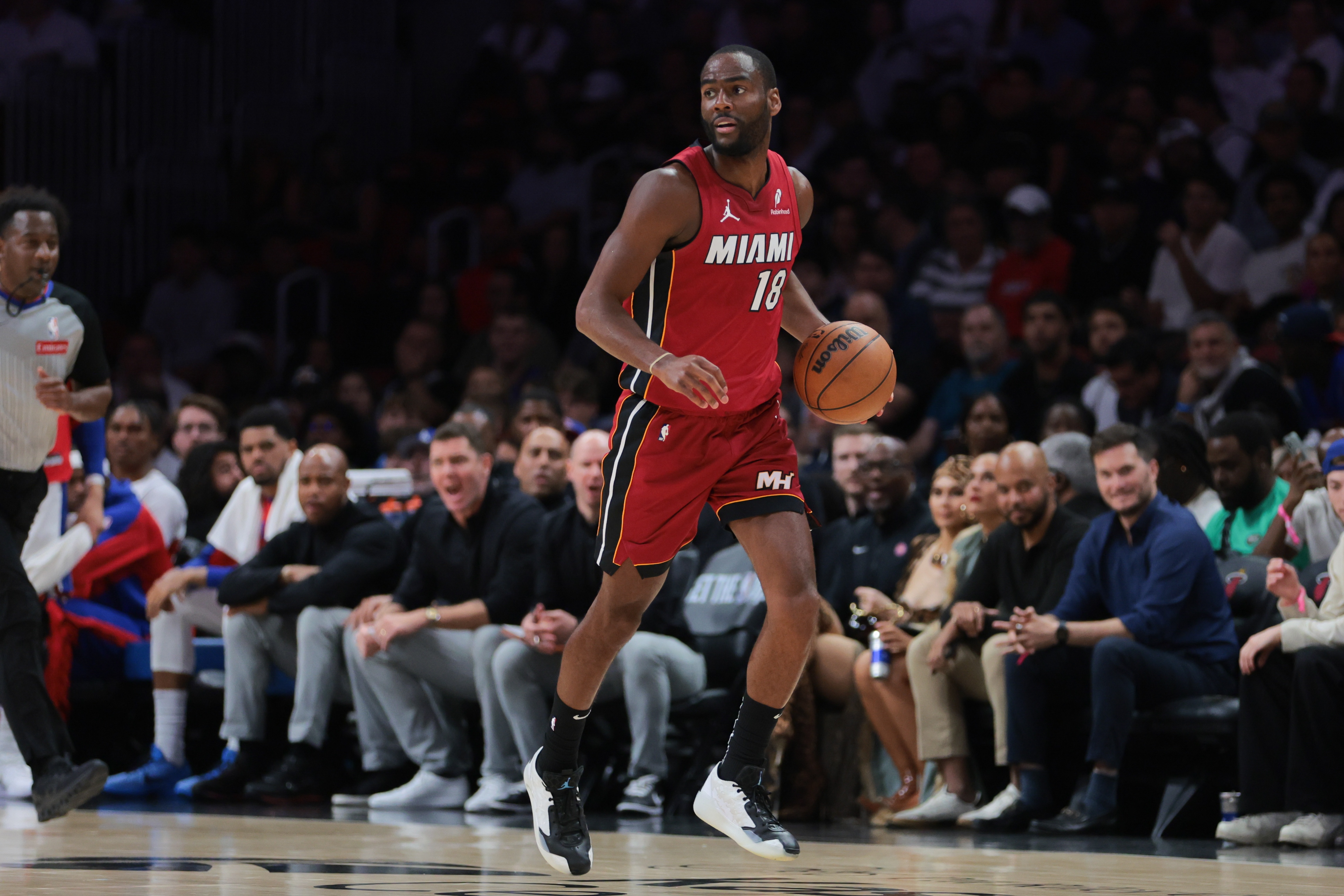  戰(zhàn)舊主表現(xiàn)上佳！伯克斯三節(jié)8投6中&三分7中5 攻下17分2板