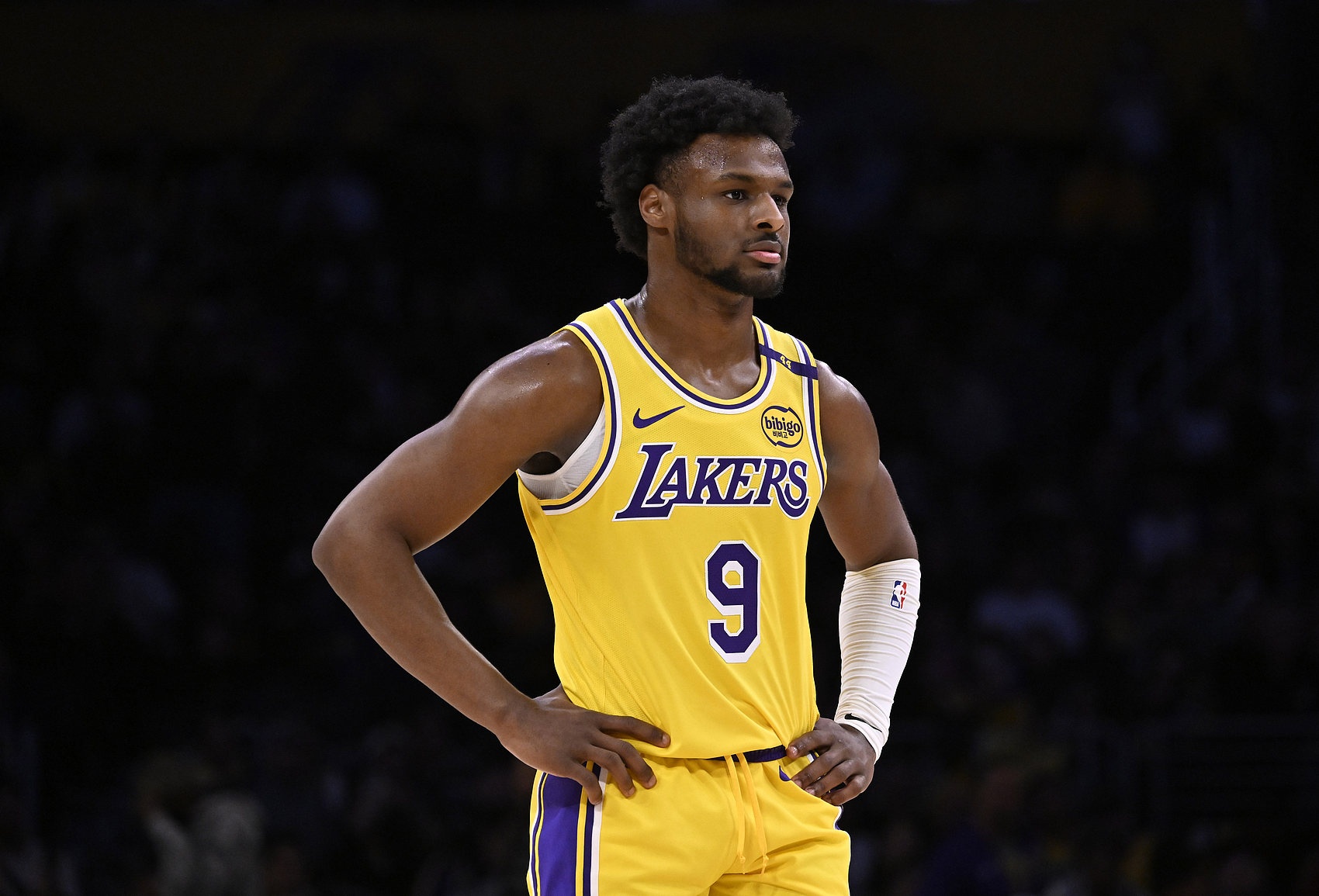  登場反向收比賽！布朗尼7分鐘4中0拿到2分1助攻